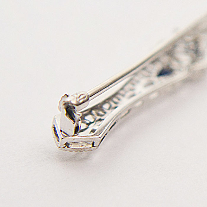 Vintage Filigree pin with Sapphires & Diamond - Image 4