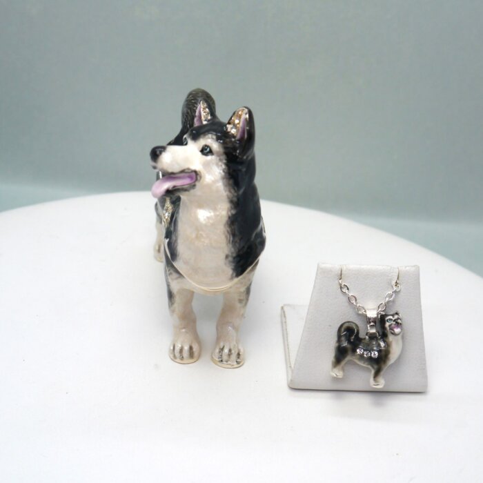 Braveheart Husky Trinket Box & Necklace - Image 3