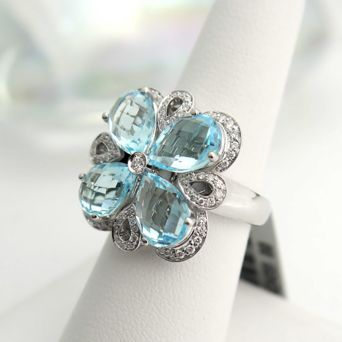 18k White Gold Blue Topaz and Diamond Flower Ring - Image 2