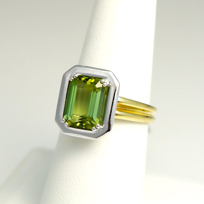 3.15 ct Natural Green Tourmaline, Two Tone Ring in 18k - Image 2