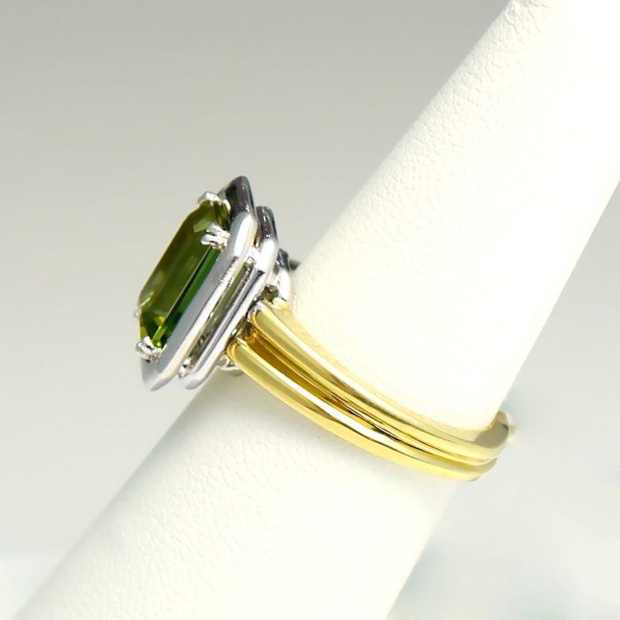 3.15 ct Natural Green Tourmaline, Two Tone Ring in 18k - Image 3