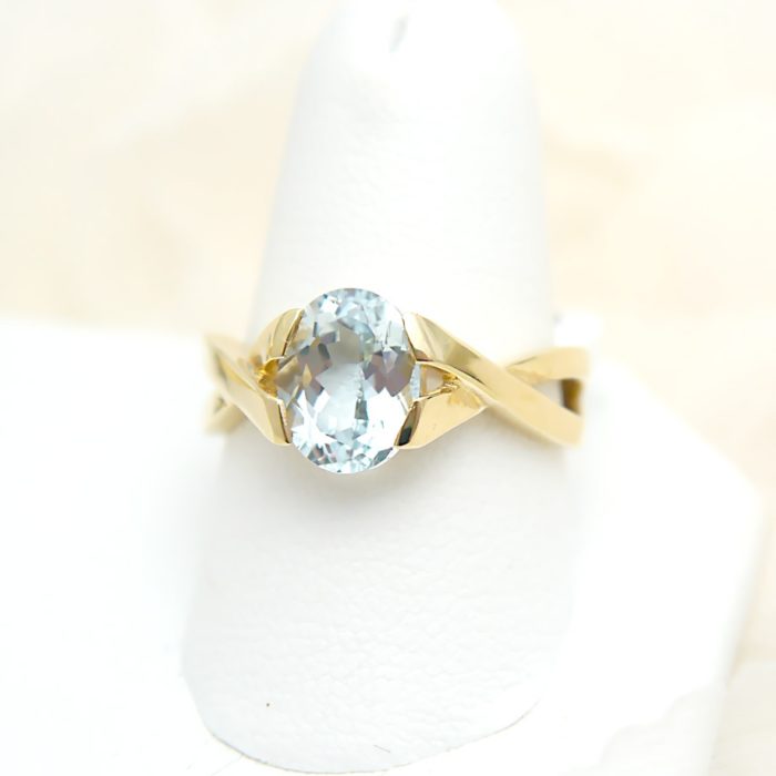 14k Oval Aquamarine Criss-Cross Ring - Image 3