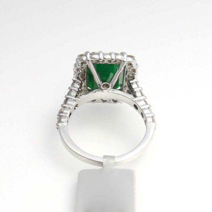 4.02 ct Emerald Cut Natural Emerald and Diamond Halo Ring - Image 4