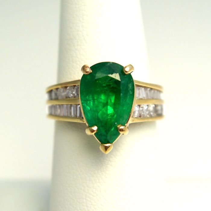 Vintage 3.60ct Pear Shape Natural Emerald on Channel Set Diamond Band