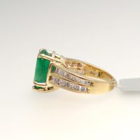 Vintage 3.60ct Pear Shape Natural Emerald on Channel Set Diamond Band - Image 4