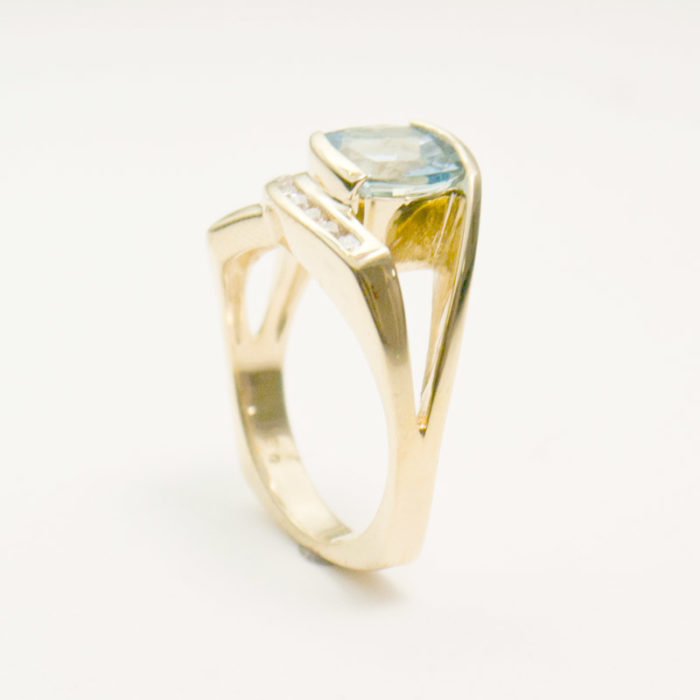Aquamarine & Diamond Asymmetrical Ring in 14k Yellow Gold - Image 2