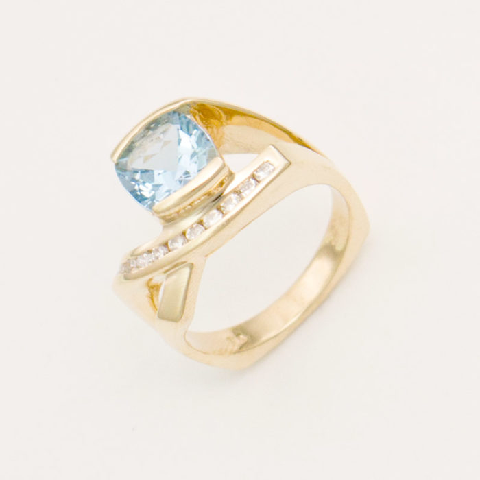 Aquamarine & Diamond Asymmetrical Ring in 14k Yellow Gold - Image 3