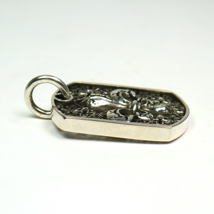 Designer King Baby Large Fleur De Lis Relic Dog Tag in Sterling Silver - Image 3