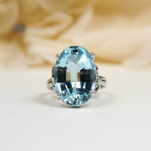 18k White Gold Oval Aquamarine Hand Made Ring