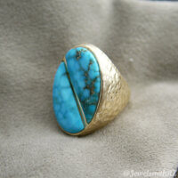 Large Split Oval Turquoise Stone in Solid 14k Yellow Gold Hammered Men's Ring - Image 5
