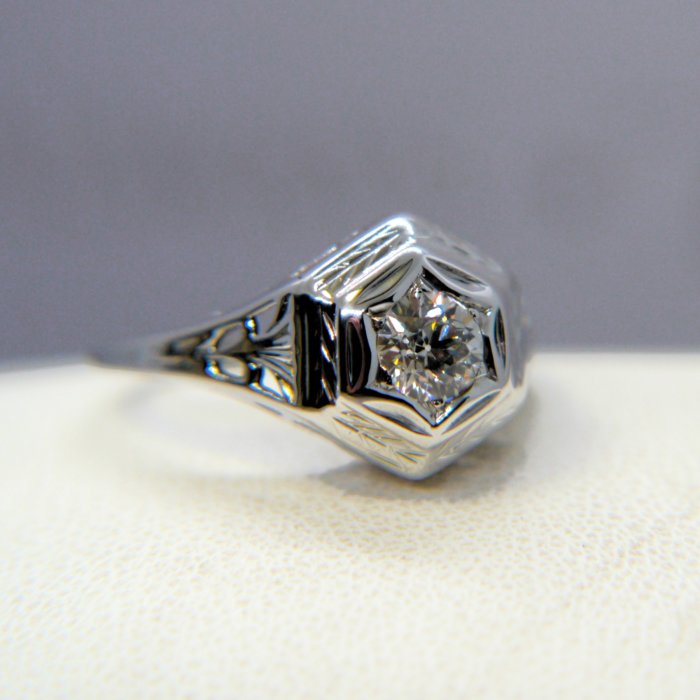 Vintage Art-Deco Filigree Diamond Ring in 14k White Gold
