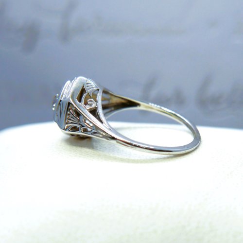 Vintage Art-Deco Filigree Diamond Ring in 14k White Gold