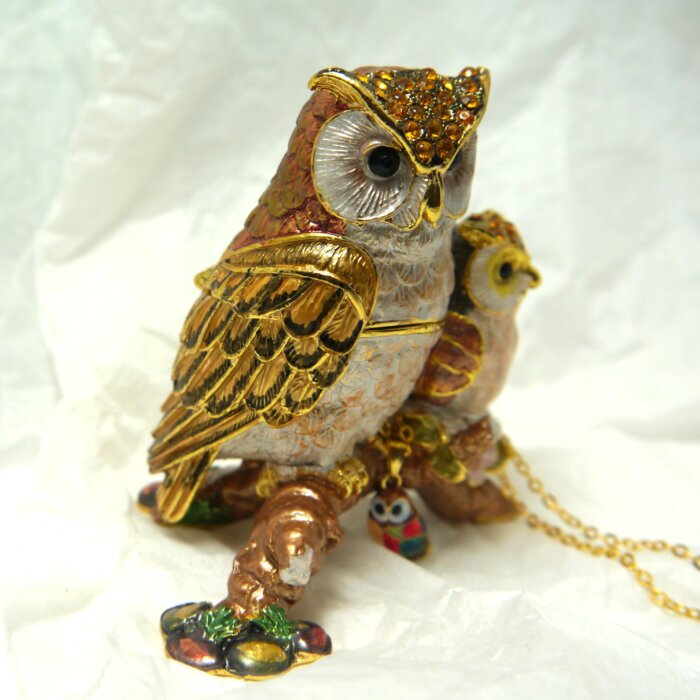 Ms. Owl and Owlet Trinket Box with Matching Mini Necklace - Image 4