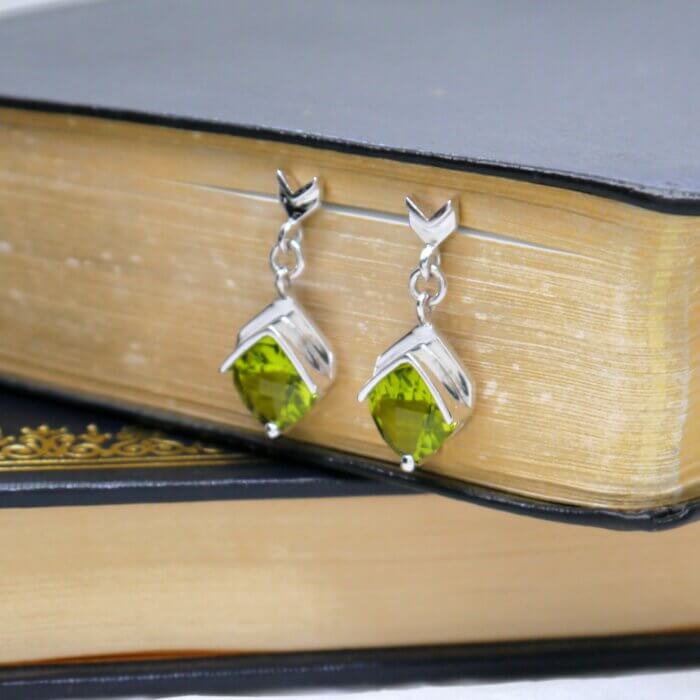 14k White Gold Checkboard Princess Cut Peridot Post Dangle Arrow Earrings - Image 2