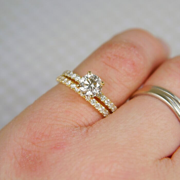 18k Yellow Gold 1.10ct Round Diamond & Side Accents Engagement Ring