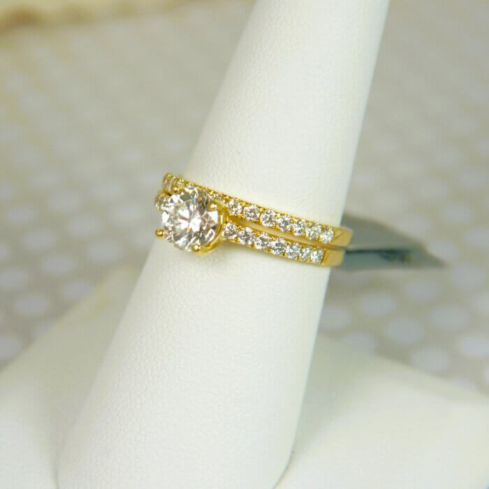 18k Yellow Gold 1.10ct Round Diamond & Side Accents Engagement Ring
