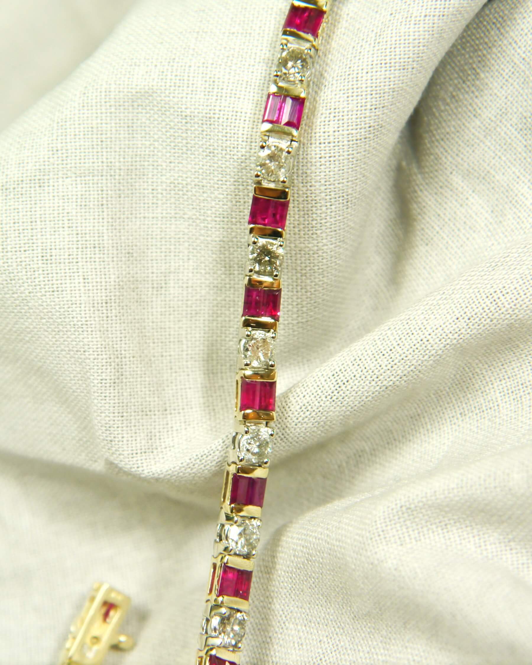 Lot - 18K YELLOW GOLD RUBY & DIAMOND BRACELET