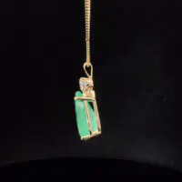 10.70ct Pear Shaped Emerald & Diamond Pendant in 14k Yellow Gold - Image 4