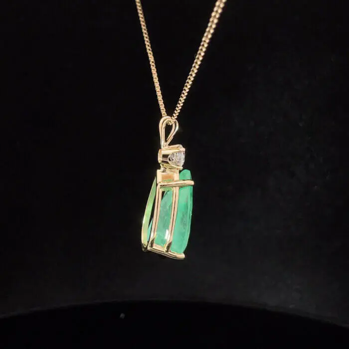 10.70ct Pear Shaped Emerald & Diamond Pendant in 14k Yellow Gold - Image 3