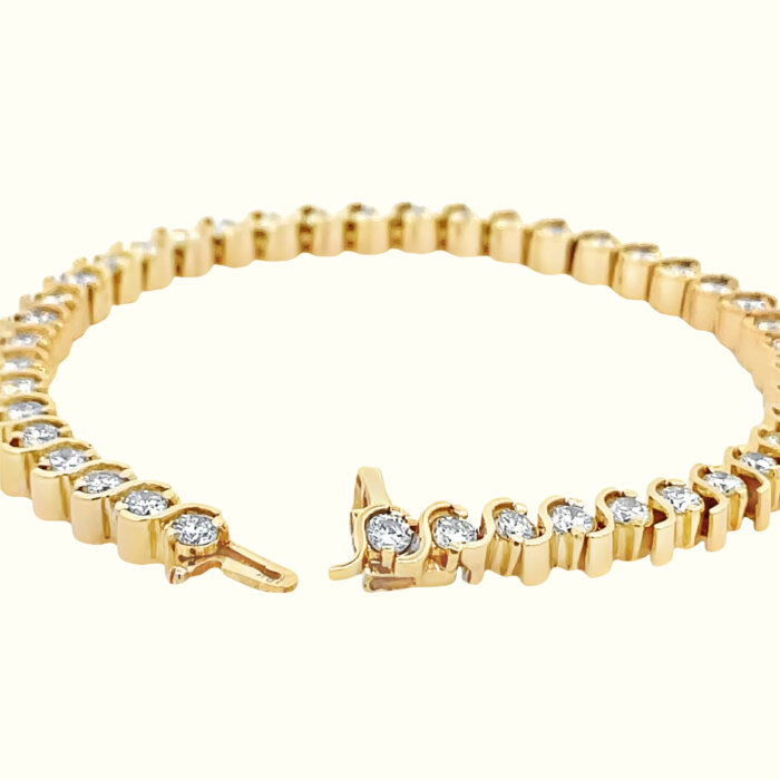 Elegant 18k Yellow Gold Diamond Tennis Bracelet - Image 3