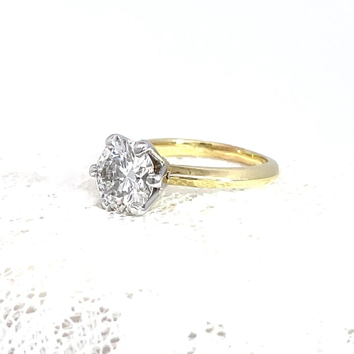 18k Two-Toned Diamond Solitaire Ring - Image 5