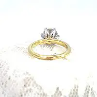 18k Two-Toned Diamond Solitaire Ring - Image 4