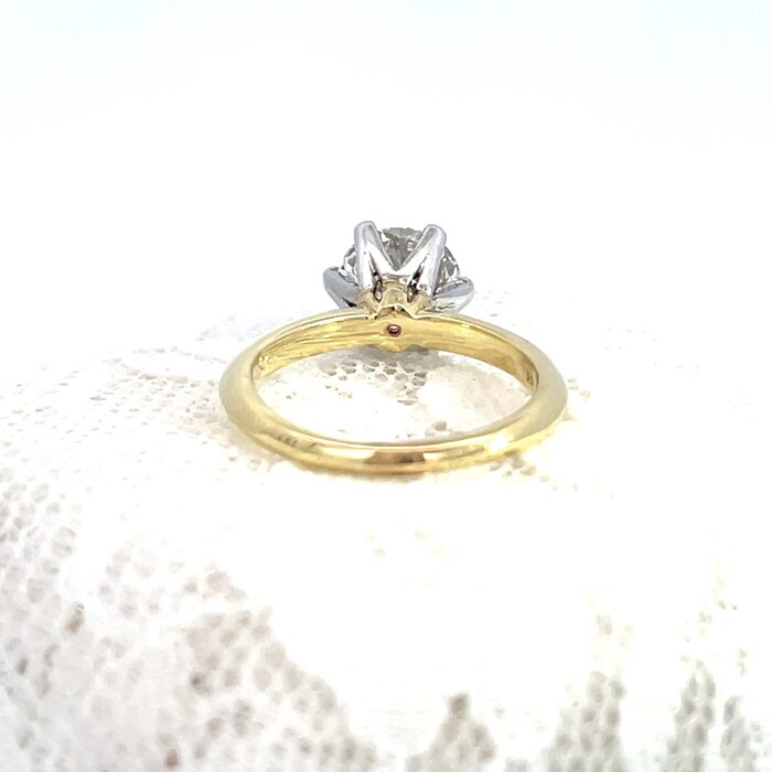 18k Two-Toned Diamond Solitaire Ring - Image 4