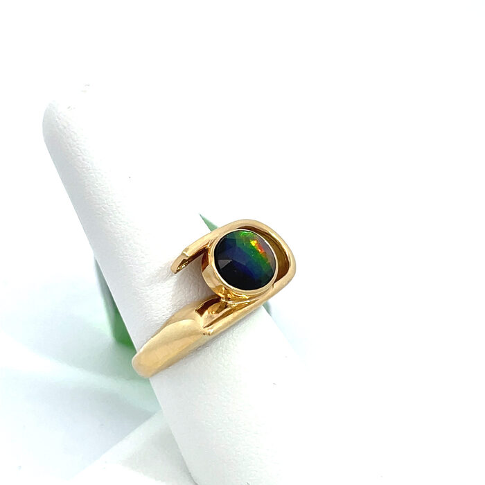 18k Yellow Gold Check-board Cut Ammonite Ring - Image 4