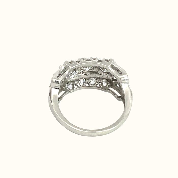 Vintage Platinum 3 Diamond Ring - Image 5