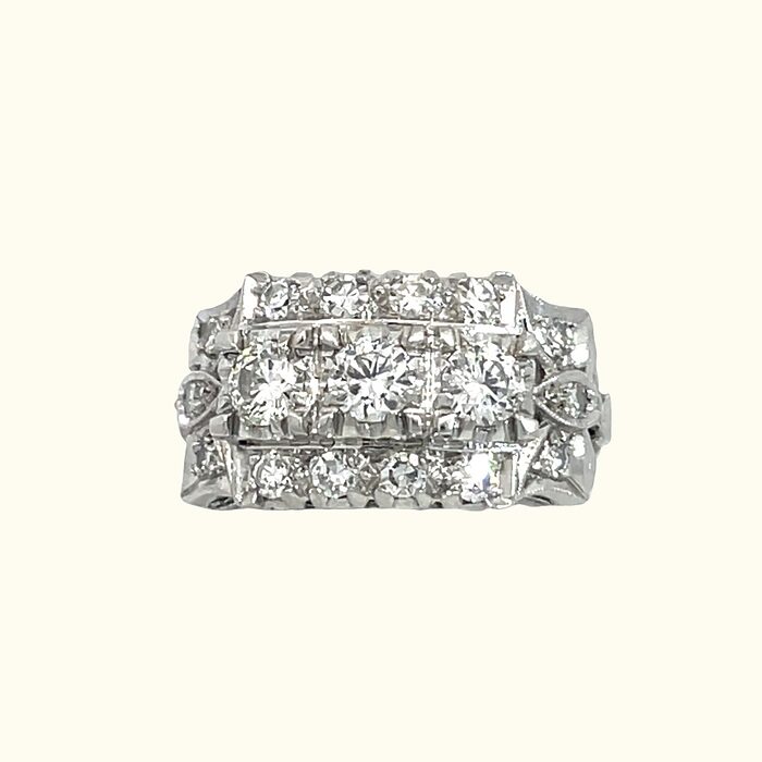 Vintage Platinum 3 Diamond Ring - Image 2