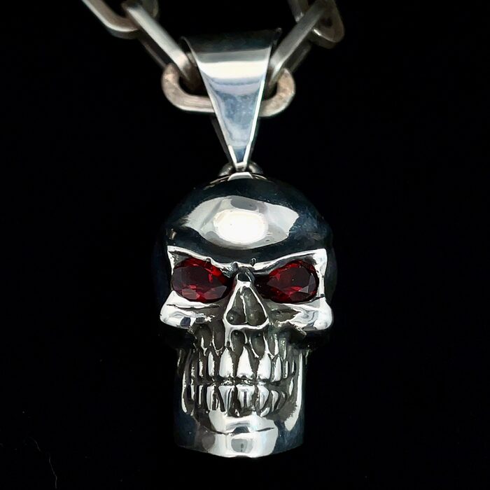 Nino Skull Pendant with Heavy Linked Chain